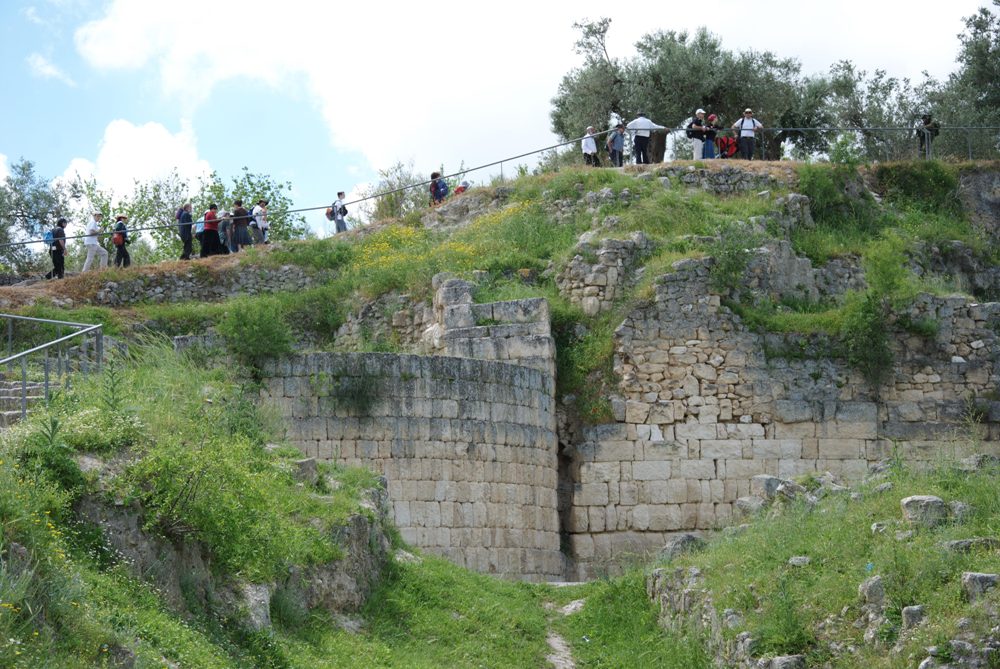 Стены акрополя Шомрона - времен Первого Храма