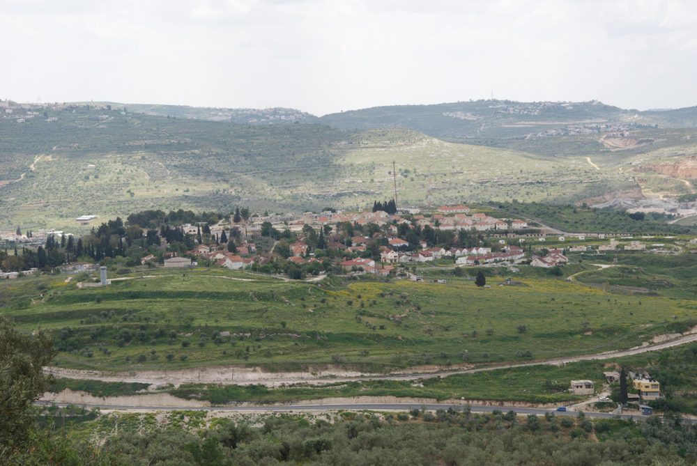 Вид на юг - еврейское поселение Шавей Шомрон
