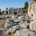 Руины древней синагоги на Мироне