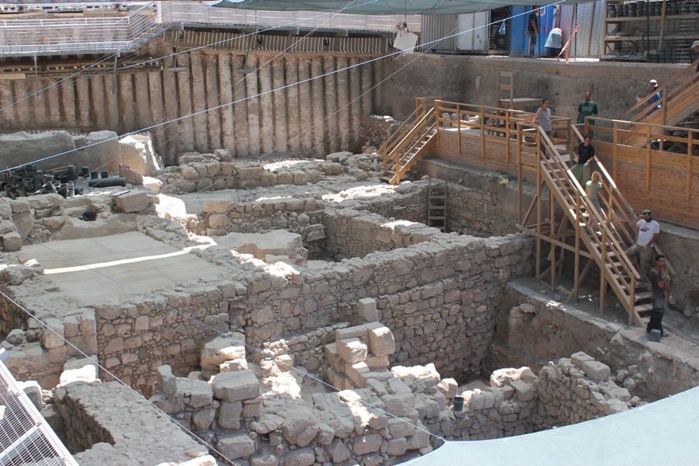 Новые раскопки в Гивати - дома времен Второго Храма, Римского периода и периода крестоносцев