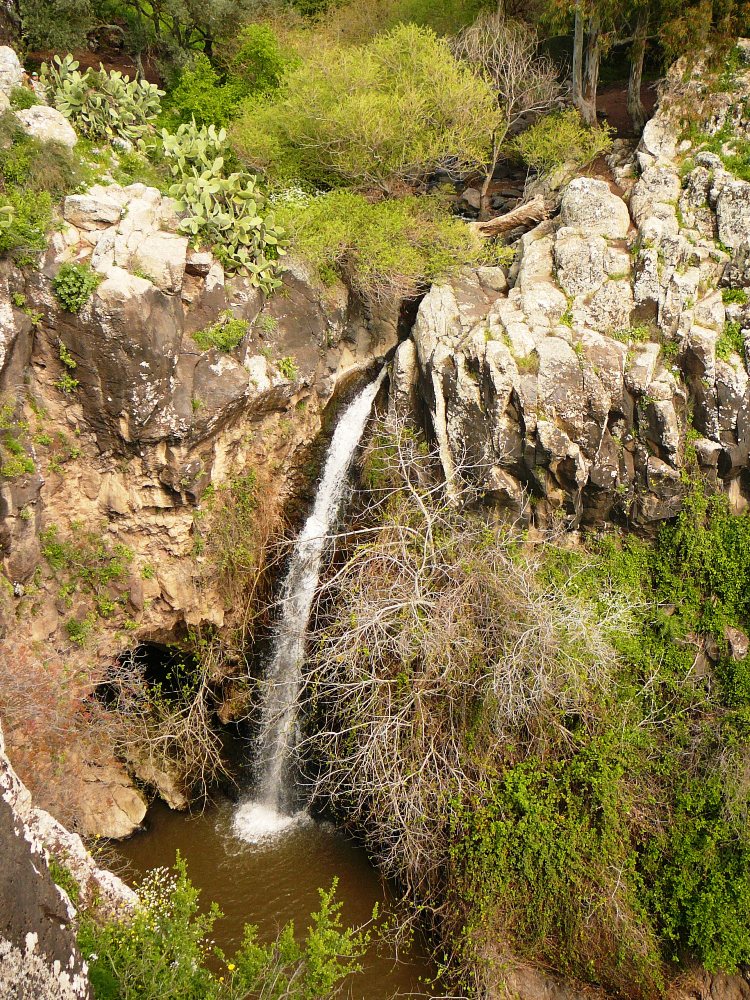 Водопад Двора (Пчела) - первый водопад на маршруте