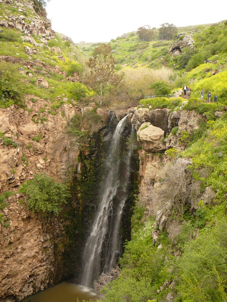 Водопад Джелабун (Гильбон) высотой 40 метров