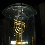 Менора института Храма в Старом городе, экскурсии в Иерусалиме